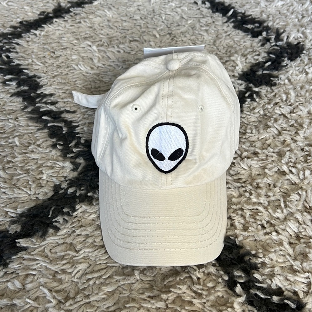 Cream alien baseball hat